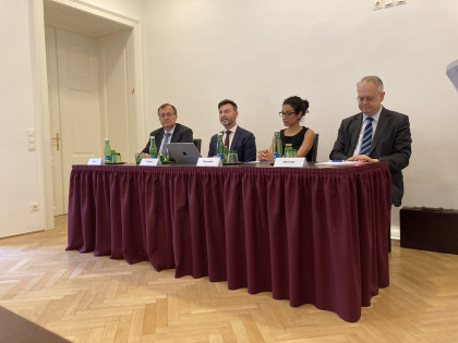 Podium beim Mediengespräch "Die Rolle der Psychiatrie im Wandel" anlässlich des Weltkongresses für Psychiatrie 2023 des WPA am 20.09.2023.