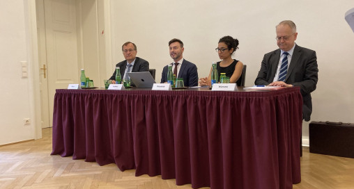 Podium beim Mediengespräch "Die Rolle der Psychiatrie im Wandel" anlässlich des Weltkongresses für Psychiatrie 2023 des WPA am 20.09.2023.